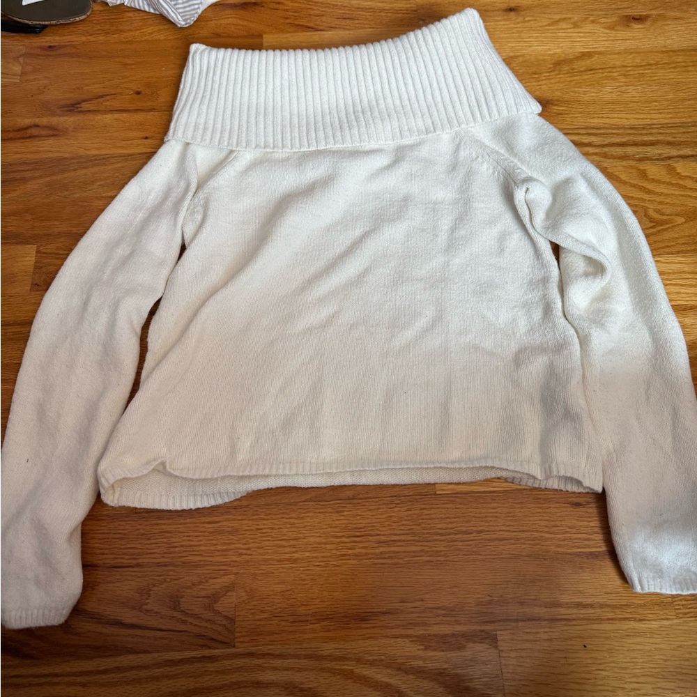 White old navy sweater